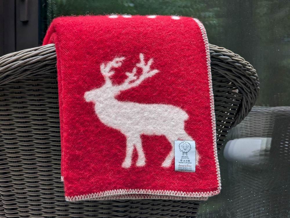 Red & White Reindeer Throw